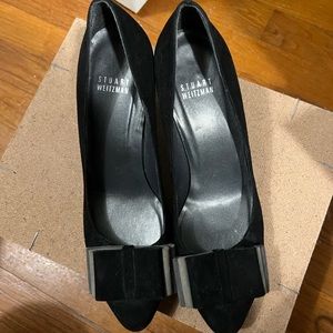 Stewart weitzman pump with bow detail, good condition